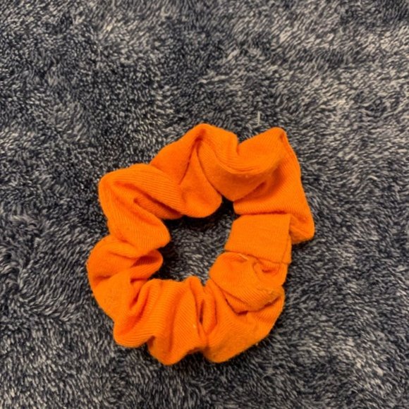 Scrunchie - Picture 4 of 4